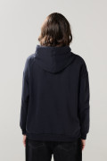 Buzo azul intenso oversize college con capota y bolsillo