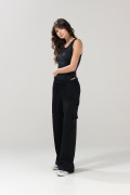 Pantalón palazzo negro cargo con bolsillos utilitarios