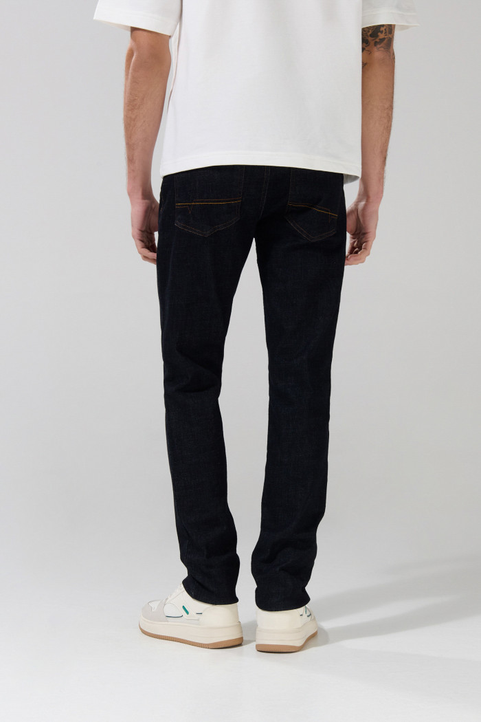 Jean tiro bajo skinny azul con ajuste ceñido y bolsillos