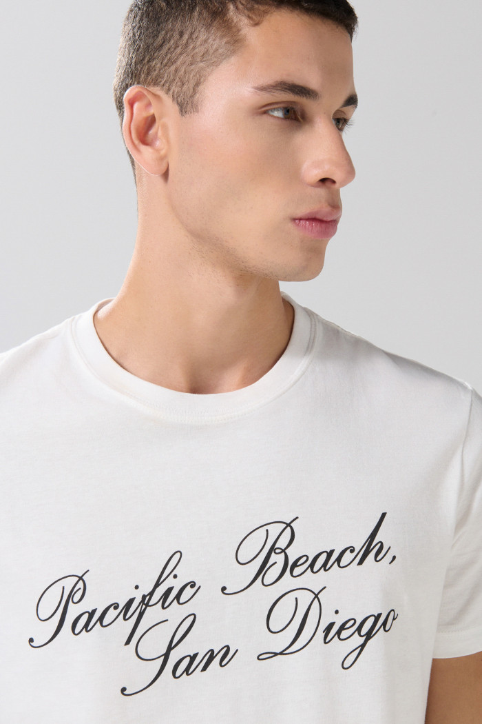 Camiseta college cuello redondo crema clara en algodón
