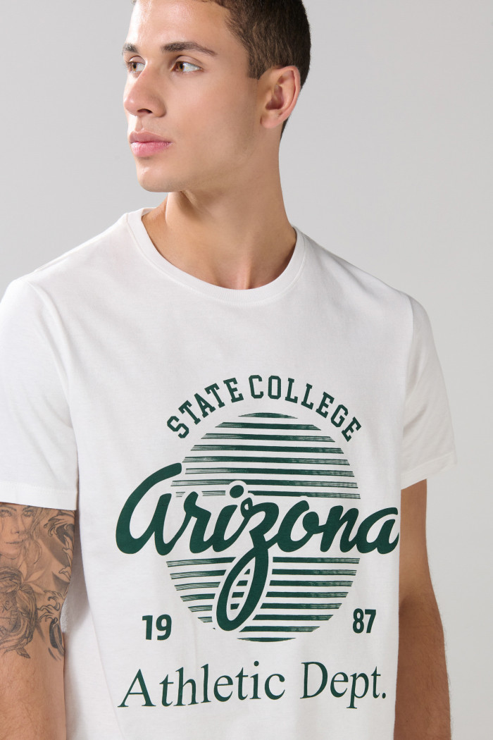 Camiseta en algodón college crema clara manga corta