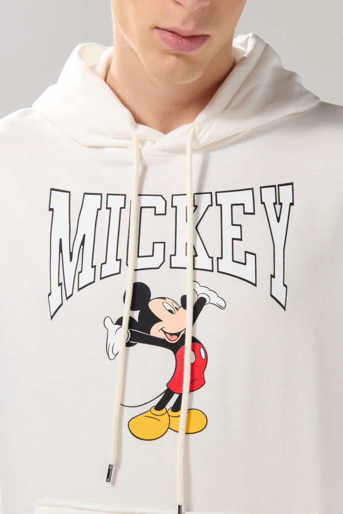 Buzo con capota crema claro y estampados de Mickey