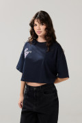 Camiseta azul intensa college crop top oversize