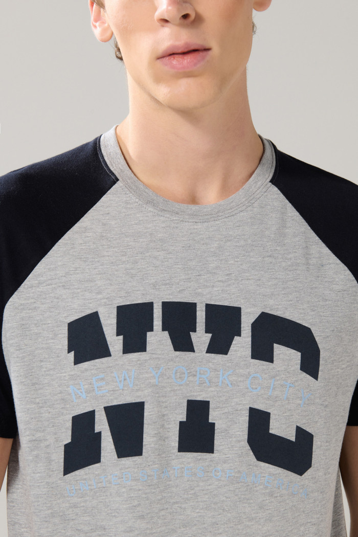 Camiseta manga ranglan college unicolor en algodón