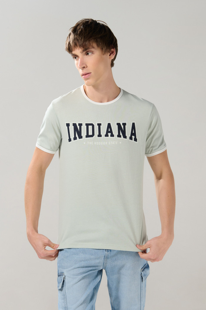 Camiseta college cuello redondo con contrastes unicolor