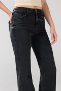 Jean gris intenso straight leg bota recta con tiro alto