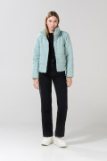 Chaqueta acolchada unicolor con cuello alto y broches