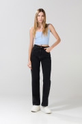 Jean gris intenso 90´S con tiro alto, bolsillos y bota recta