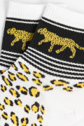 Medias cortas unicolores con diseños animal print