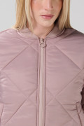 Chaqueta bomber acolchada lila con rombos decorativos