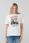 Camiseta manga corta crema con diseño de Stranger Things