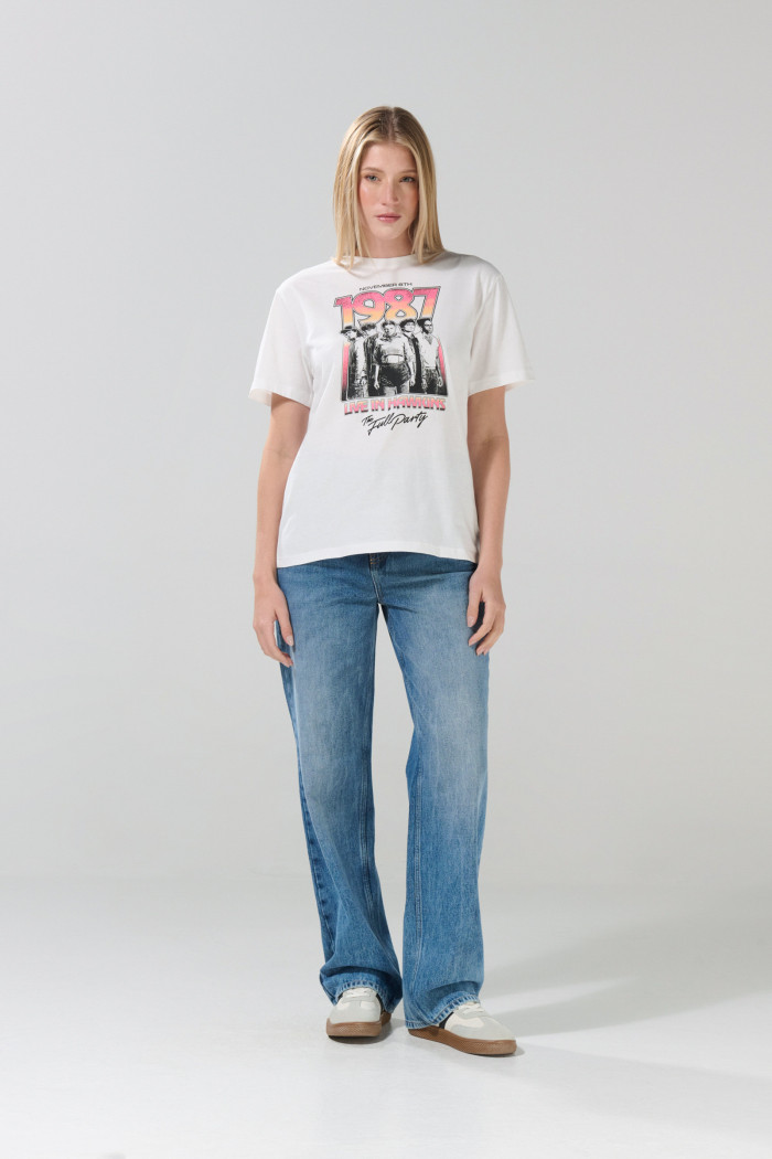 Camiseta manga corta crema con diseño de Stranger Things