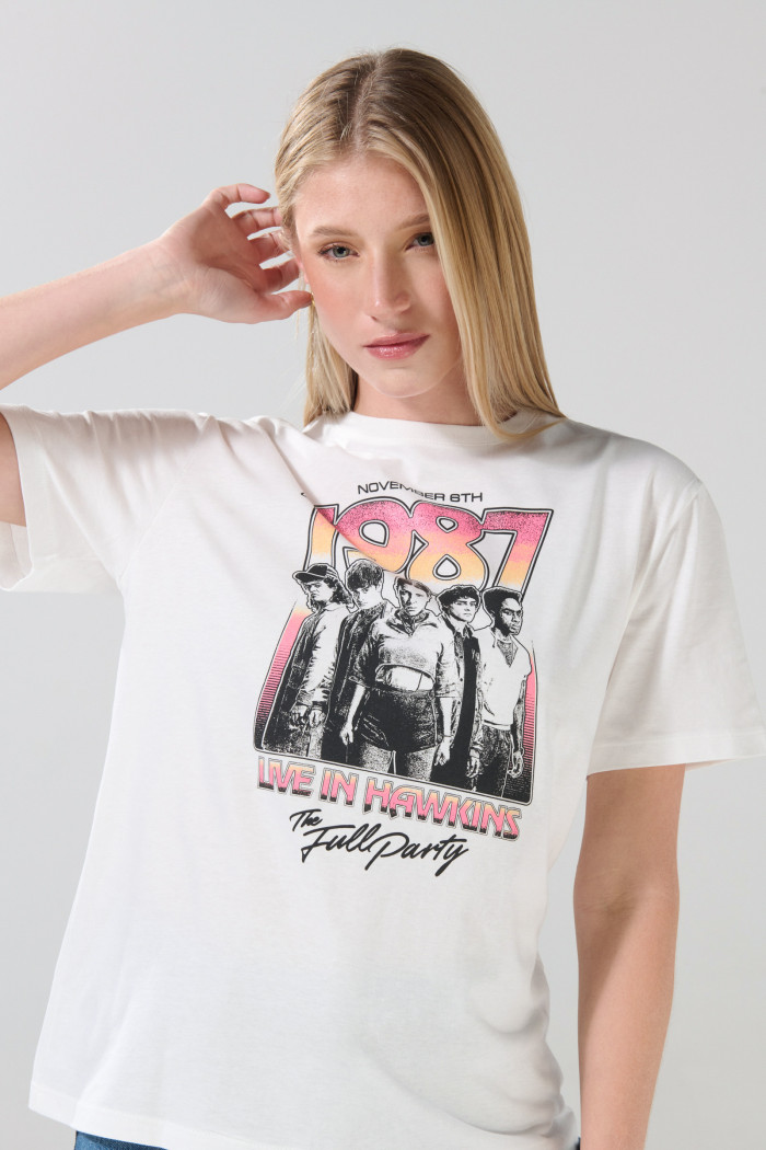 Camiseta manga corta crema con diseño de Stranger Things
