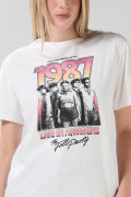 Camiseta manga corta crema con diseño de Stranger Things
