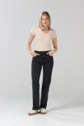 Jean gris intenso bota recta straight leg con tiro alto