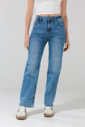 Jean tiro alto azul medio straight leg con bota recta