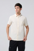 Camisa a rayas blanca con cuello sport collar
