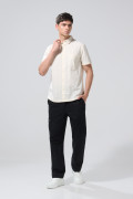 Camisa a rayas blanca con cuello sport collar
