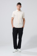 Camisa a rayas blanca con cuello sport collar