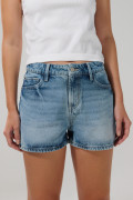 Short de jean tiro alto 5 bolsillos azul claro con desgastes
