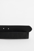 Cinturón liso reversible negro con hebilla metálica
