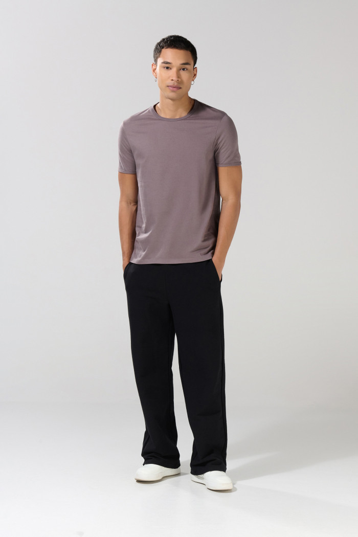 Camiseta en algodón ajustada con cuello redondo unicolor