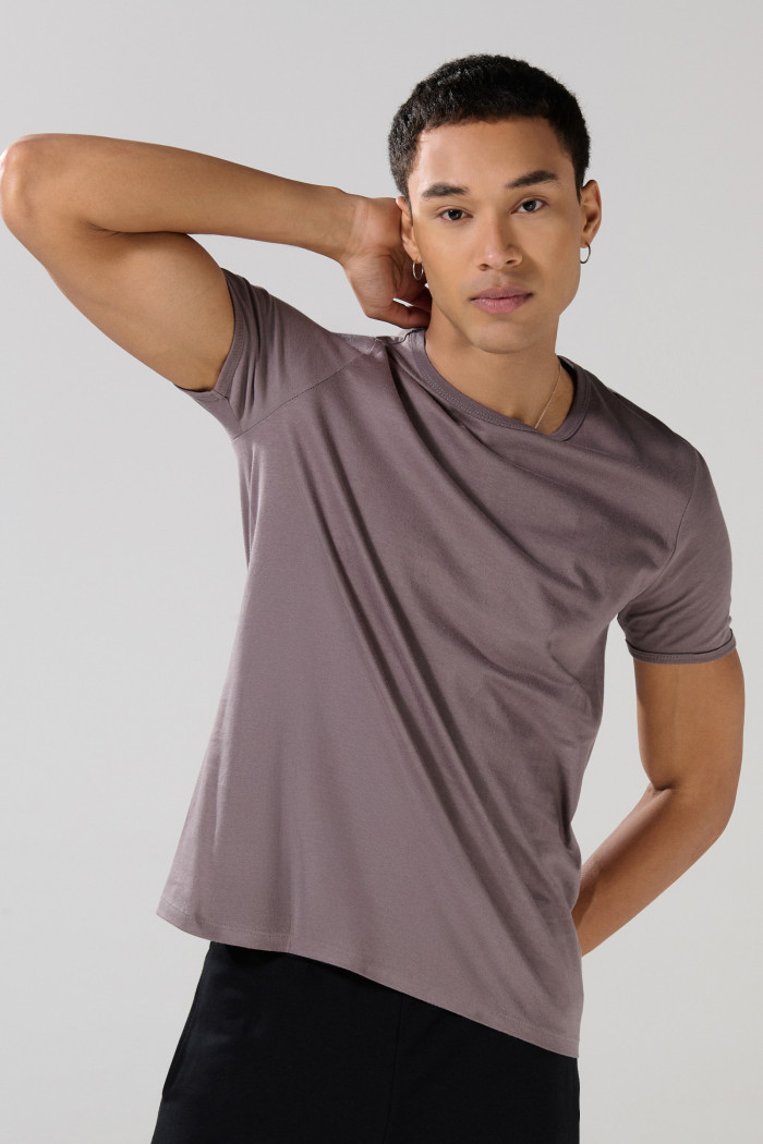 Camiseta en algodón ajustada con cuello redondo unicolor