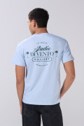 Camiseta college en algodón azul clara con manga corta