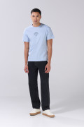 Camiseta college en algodón azul clara con manga corta