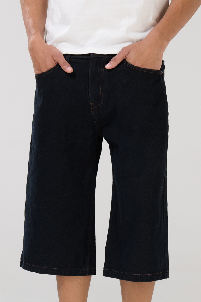 Bermuda jort de jean azul intensa tiro bajo con bolsillos