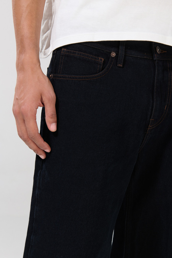 Bermuda jort de jean azul intensa tiro bajo con bolsillos