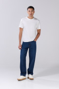 Jean baggy azul oscuro con bota ancha y tiro medio