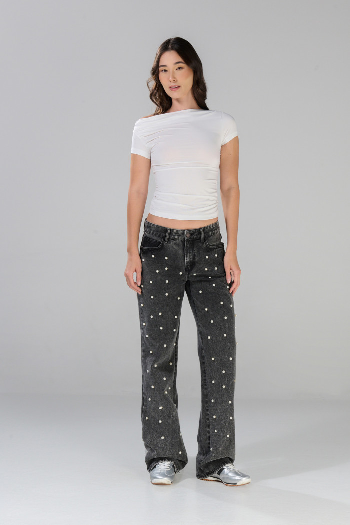 Jean straight low waist gris oscuro con perlas decorativas