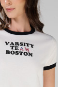 Camiseta college crema con contrastes negros manga corta