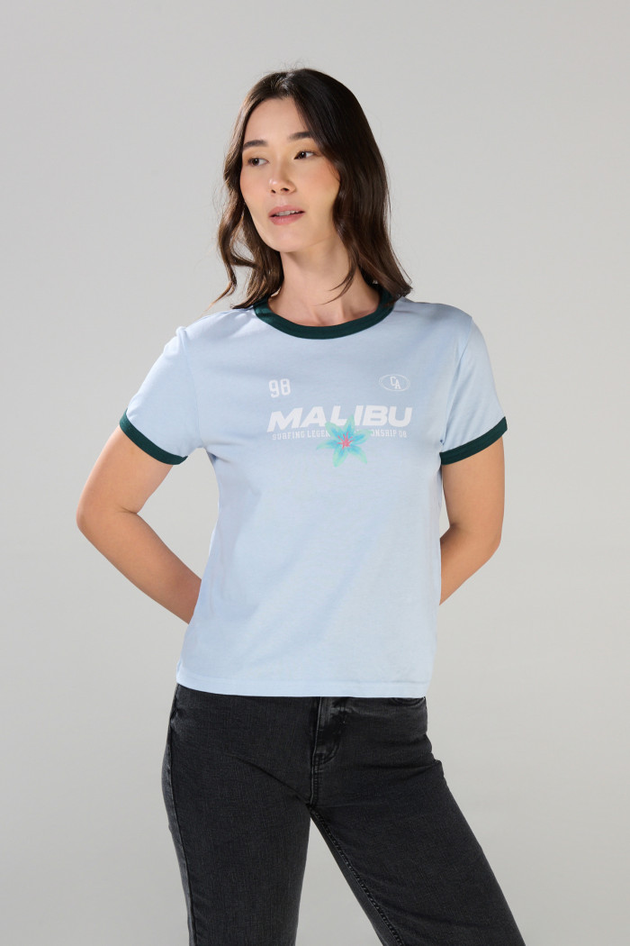 Camiseta college manga corta azul clara con contrastes