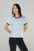 Camiseta college manga corta azul clara con contrastes