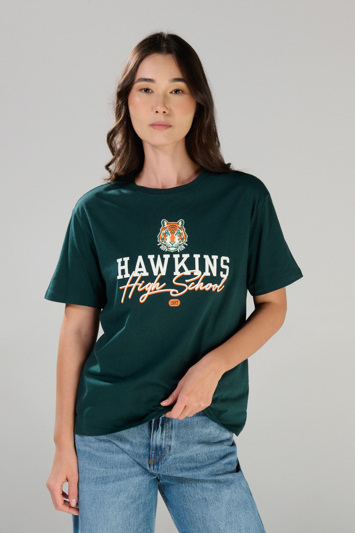 Camiseta de Stranger Things verde oscura con cuello redondo