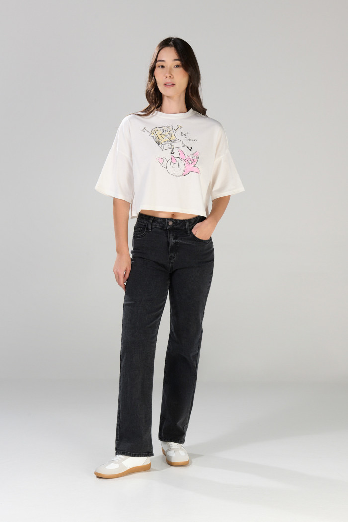 Camiseta oversize crop top crema con diseño de Bob Esponja