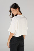Camiseta oversize crop top crema con diseño de Bob Esponja