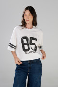 Camiseta crop top oversize crema college con manga ranglan