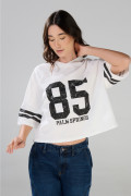 Camiseta crop top oversize crema college con manga ranglan