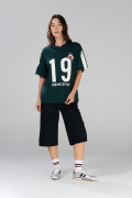 Camiseta verde oscura cuello V oversize con arte college