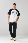 Camiseta de Snoopy & Yale crema con manga ranglan