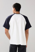 Camiseta de Snoopy & Yale crema con manga ranglan