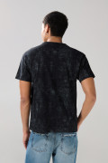 Camiseta negra manga corta con arte de Stranger Things