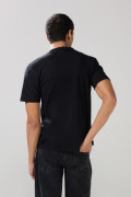 Camiseta cuello redondo negra con estampado de Harvard