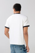 Camiseta cuello V crema clara college con contrastes