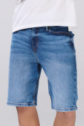 Bermuda slim azul medio de jean tiro bajo con desgastes