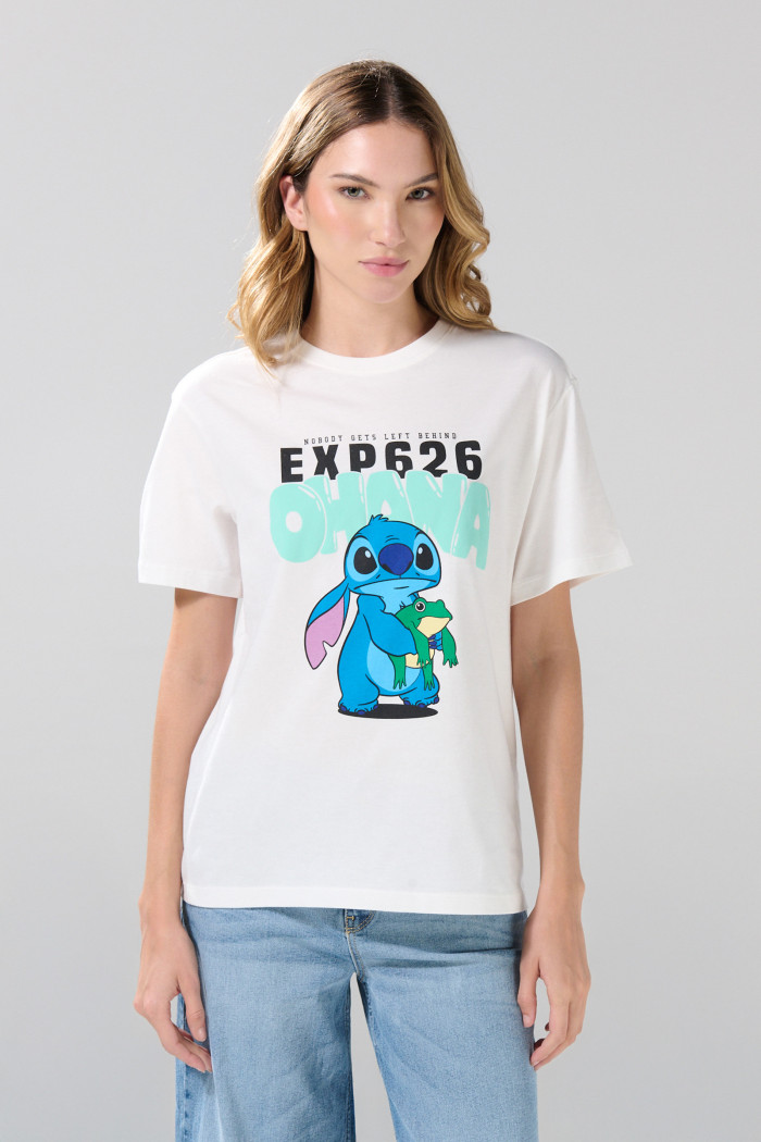 Camiseta cuello redondo crema con arte de Lilo y Stitch
