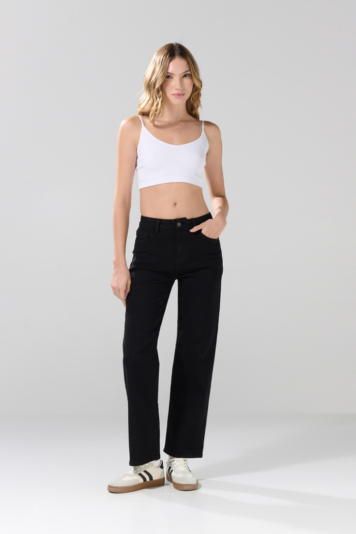 Jean tiro alto straight leg bota recta negro con bolsillos